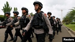 Polisi dan TNI akan dikerahkan untuk melakukan patroli saat pemberlakukan PSBB di Jakarta (foto: ilustrasi).