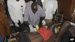 Povredjeni u današnjem napadu u Nigeriji u bolnici gde im je pružena pomoć, 10. novembar, 2014.