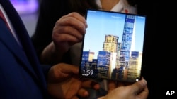 中國科技巨頭華為10月23日發布首款5G折屏智能手機Mate X。（資料圖片）