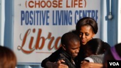 Michelle Obama regresó de África, donde fue para promover el liderazgo juvenil, la educación, la salud y el bienestar.