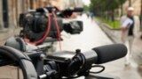 ARCHIVO - Entre enero y diciembre de 2022, según Fundamedios, hubo 356 agresiones contra periodistas y medios de comunicación en Ecuador que vulneraron los derechos a la libre expresión, prensa y acceso a la información, la cifra más alta desde 2018.