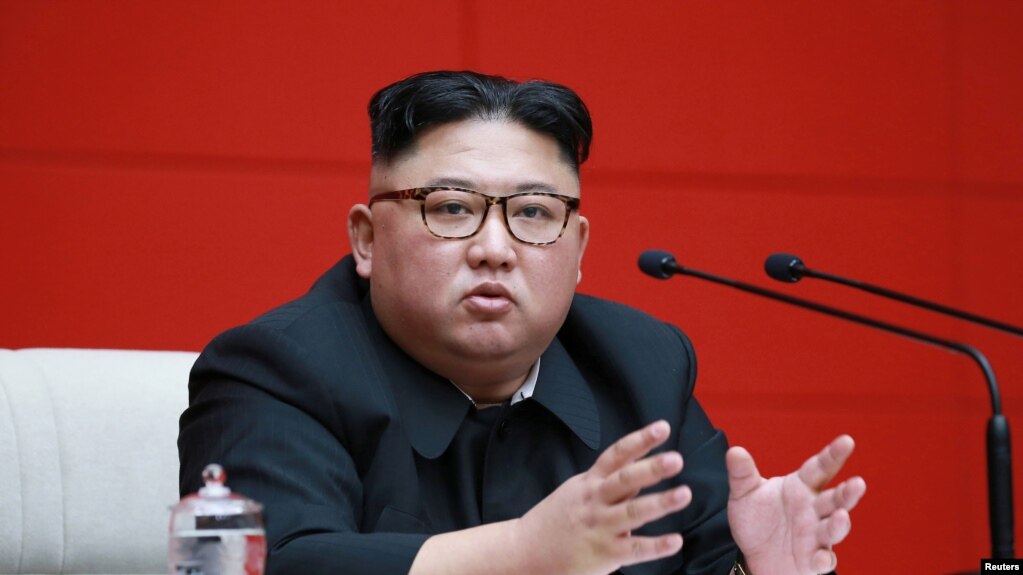 Lãnh tụ Triều Tiên Kim Jong Un tham gia cuộc họp toàn thế lần thứ tư của Ban Chấp hành Trung ương Đảng Lao động Triều Tiên ở Bình Nhưỡng trong bức hình chụp ngày 10 tháng 4 và được KCNA công bố vào ngày 11 tháng 4, 2019.