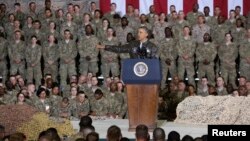 باراک اوباما رییس جمهوری آمریکا در پایگاه نظامی بگرام در افغانستان - ۴ خرداد ۱۳۹۳ 