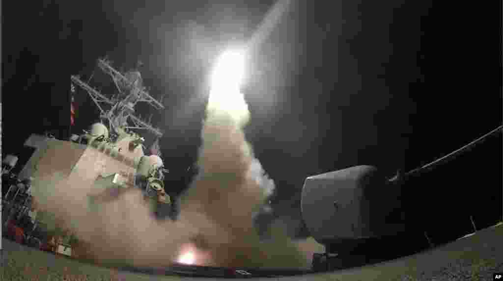 波特号导弹驱逐舰从地中海发射战斧巡航导弹 （5） （美国海军图片）