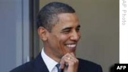 TT Obama thăm trung tâm thanh thiếu niên nhân mùa Giáng Sinh