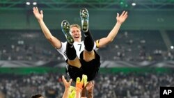 Bastian Schweinsteiger le 31 août 2016 après son dernier match avec l'équipe nationale de football de l'Allemagne. 