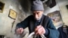 Tukang Setrika Tradisional di Suriah, Bangga Jalani Pekerjaan Puluhan Tahun