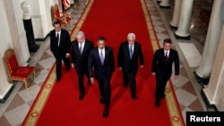 اوباما، عباس، نتانیاهو. کاخ سفید، ۱ سپتامبر ۲۰۱۰