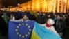 «Евромайдан» продолжается, Путин отрицает давление на Украину