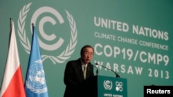Sekjen PBB Ban Ki-moon membawakan pidatonya dalam Konvensi Perubahan Iklim PBB di Warsawa 19/11/ 2013.