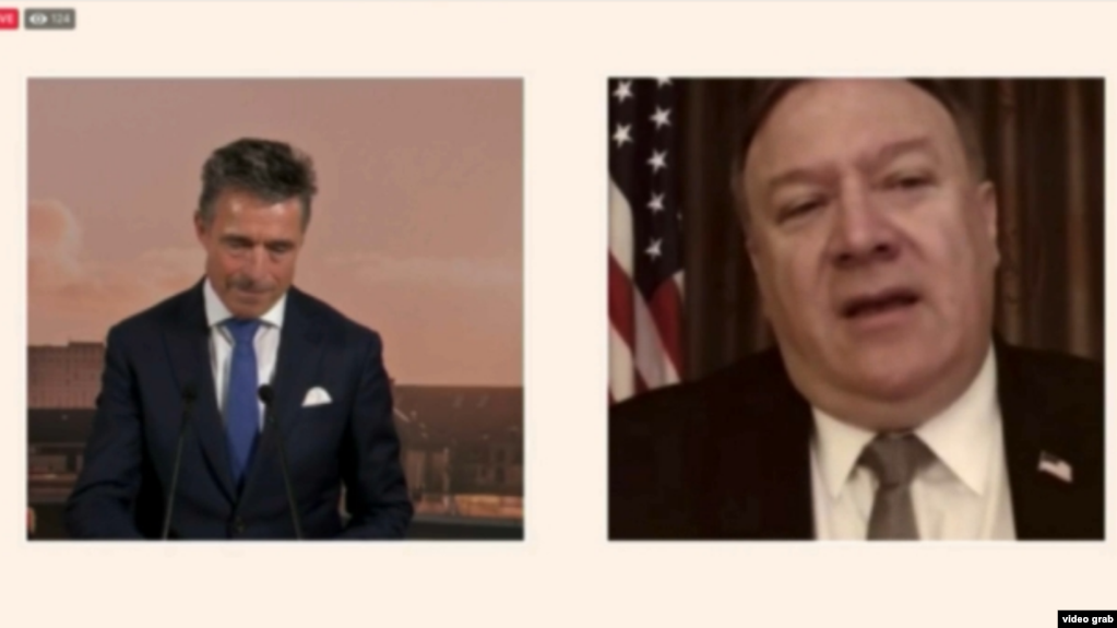 美国国务卿蓬佩奥通过网络视频在“2020哥本哈根民主峰会”发表讲话并与前北约秘书长拉斯穆森对话。(2020年6月19日)