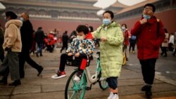 时事大家谈：中国多地疫情反弹 就地过年还是回家团圆？