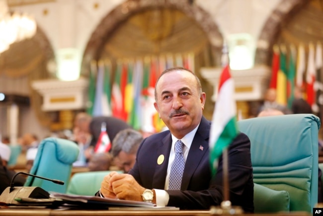 Turkey's Foreign Minister Mevlut Cavusoglu attends Islamic Summit of the Organization of Islamic Cooperation in Mecca, Saudi Arabia, June 1, 2019. Muslim leaders from 57 nations gathered in Islam's holiest city to discuss critical issues, including tensions in the Persian Gulf, Palestinian statehood, Rohingya refugees and the growing threat of Islamophobia.