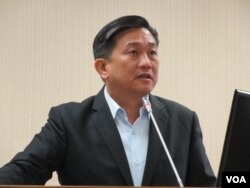 台灣執政黨民進黨立委王定宇（美國之音張永泰拍攝）