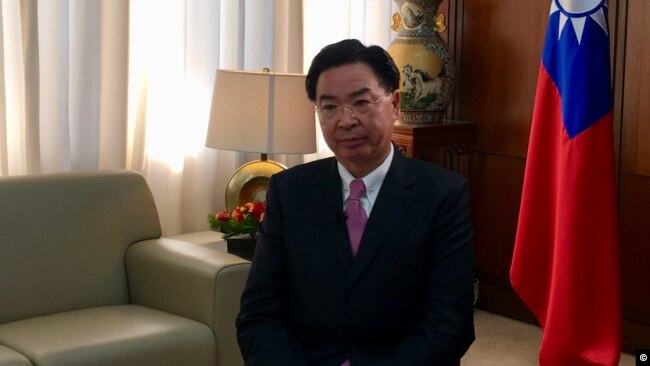 台湾外交部部长吴钊燮2019年1月28日接受美国之音采访(美国之音海伦摄影)