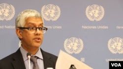 Farhan Haq, the deputy spokesman for the Secretary-General, speaks to reporters at a press conference held at the United Nations headquarters in New York, September 22, 2018. (Sun Narin/VOA Khmer)