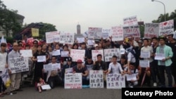 Lao động Việt Nam ở Đài Loan biểu tình phản đối công ty Formosa/Đài Loan về thảm họa cá chết miền Trung (Courtesy Photo) 