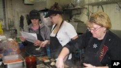 费兹沃格特外卖店每天做一千份饭送给出不了门的老年人