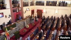 Ethiopian legislators observe a minute of silence in honor of the late Prime Minister Meles Zenawi before swearing-in Prime Minister Hailemariam Dessalegn, Addis Ababa, Sept. 21, 2012.