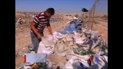 看天下: 巴勒斯坦儿童拾荒补贴家用