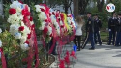 Trump rinde homenaje a los veteranos