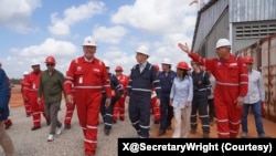 2026年2月12日，委内瑞拉临时总统罗德里格斯和美国能源部长赖特访问委内瑞拉油田。
