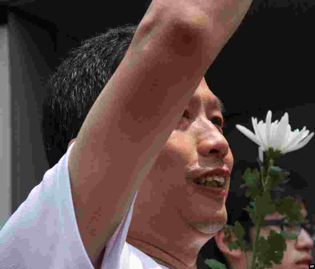 港人悼念胡耀邦与方励之 决心平反六四