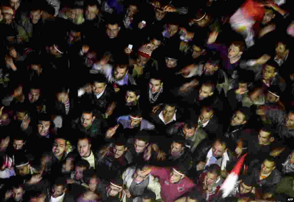 Anti-government protesters in Tahrir Square Thursday. (Reuters/Amr Abdallah Dalsh)