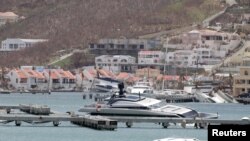 Yates medio hundidos en la Bahía Simpson, en Saint Martin, antillas holandesas, luego del huracán Irma. Septiembre 16, 2017. El primer ministro William Marlin renunció en relación a una disputa por la ayuda para la isla con el gobierno holandés.