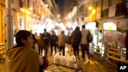 Vendedora de palomitas de maíz en la Paz, Bolivia, el 6 de junio de 2019.