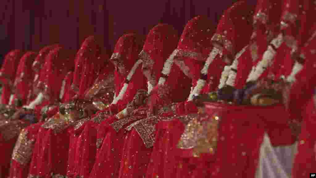 د هند په ممبای کې د ۶۳ جوړو ډله ییز ودونه