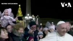 Վատիկան. Հռոմի Ֆրանցիսկոս Պապը մի կողմ է հրել իրեն քաշող կնոջ ձեռքը