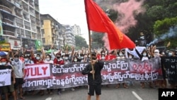ရန်ကုန်မြို့က စစ်အာဏာရှင်ဆန့်ကျင်ရေး ဆန္ဒပြပွဲတခု။ (ဇူလိုင် ၇၊ ၂၀၂၁)
