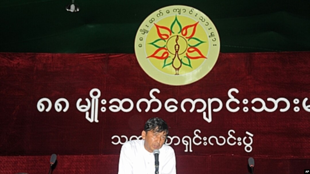 Recently-released leader of the 1988 Generation Students Min Ko Naing addresses media representatives during a press conference in Yangon, January 21, 2012.