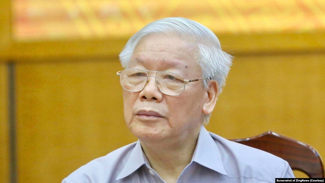 Tổng bí thư, Chủ tịch nước Nguyễn Phú Trọng lắng nghe ý kiến của cử tri. (Ảnh Ngọc Thắng, chụp từ màn hình Zing News)