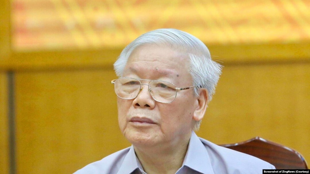 Tổng bí thư, Chủ tịch nước Nguyễn Phú Trọng nghe ý kiến của cử tri. (Ảnh Ngọc Thắng chụp từ màn hình Zing News)