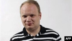 Medvedev kërkon hetime për rrahjen e gazetarit