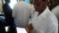 Utilisation d'une tablette tactile dans le service pionnier de télémédecine dédié aux maladies cardiaques de l'hôpital de Bouaké, en Côte d'Ivoire le 20 juin 2019.