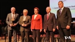 Lîvanelî û Papandreou Xelata Aştîyê Wergirtin