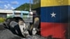 Negociaciones públicas y por "canales discretos" podrían destrabar crisis política en Venezuela: analistas