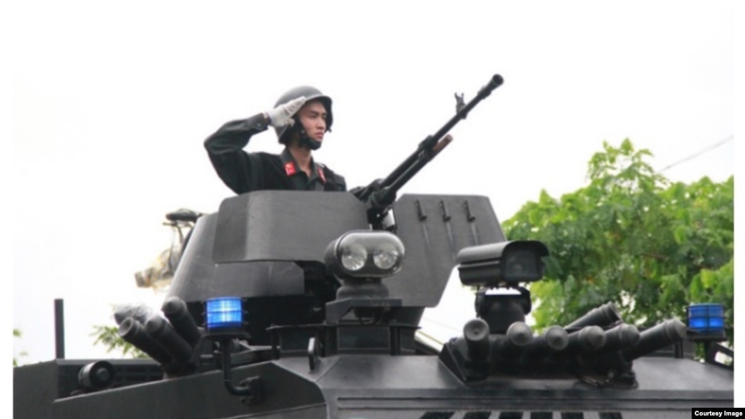 Thủ tướng Việt Nam ra lệnh không để xảy ra "một sơ suất nhỏ nào" về an ninh tại APEC. Bộ trưởng Tô Lâm nói "tất cả mọi việc đều đảm bảo và chu đáo." (Ảnh chụp màn hình báo Tuổi Trẻ)