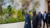 Shugaban Hadaddiyar Daular Larabawa Sheikh Mohamed bin Zayed Al Nahyan Da Shugaban Najeriya Bola Ahmed Tinubu, ya yin da suka tattauna a gefen taron sauyin yanayi COP28 Dubai
