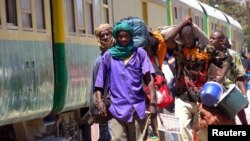 Des passagers du train Dakar-Niger