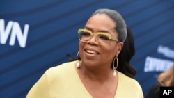 Oprah Winfrey a su llegada al Empowerment in Entertainment Gala en los Estudios Milk. Los Angeles, 30/4/19. (Foto: Jordan Strauss/Invision/AP).