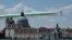 L'Armée de l'air italienne, la Frecce Tricolori, survole la basilique Sainte-Marie pour manifester aux travailleurs sanitaires, à Venise, en Italie, le