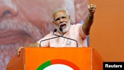 PM Narendra Modi berpidato pada sebuah rapat umum di Bengaluru, India, 8 Mei 2018 lalu (foto: dok). 