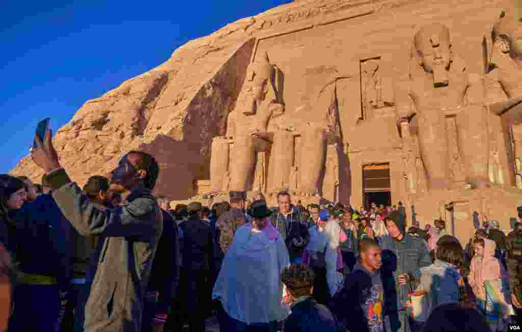 The solar phenomenon takes place twice per year on the presumed anniversaries of the pharaoh&#39;s birthday and coronation on Oct. 22 and Feb. 22, respectively. (Hamada Elrasam/VOA)