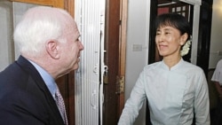 မြန်မာ့ဒီမိုကရေစီလက်ရုံး လွှတ်တော်အမတ် John McCain ဦးနှောက်ကင်ဆာဖြစ်