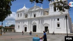 The city of León, north of Managua, is considered "the capital of the revolution.  Photo Houston Castillo, VOA.