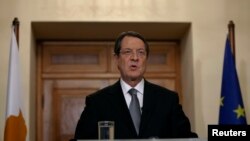 Presiden Nicos Anastasiades mengatakan Siprus harus melakukan usaha bersama dan konsisten untuk keluar dari krisis, Rabu (3/4).